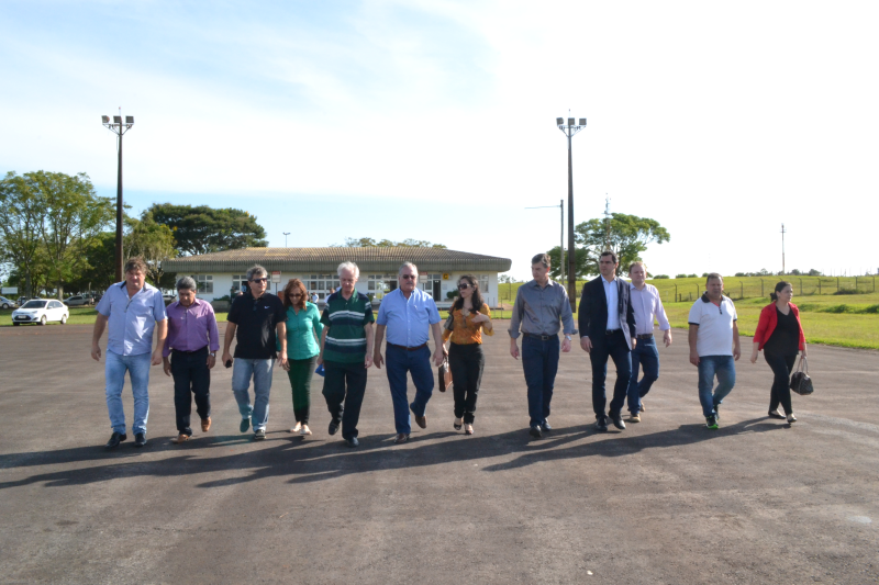 Pedro Westphalen vistoria obras do Aeroporto de Santo Ângelo